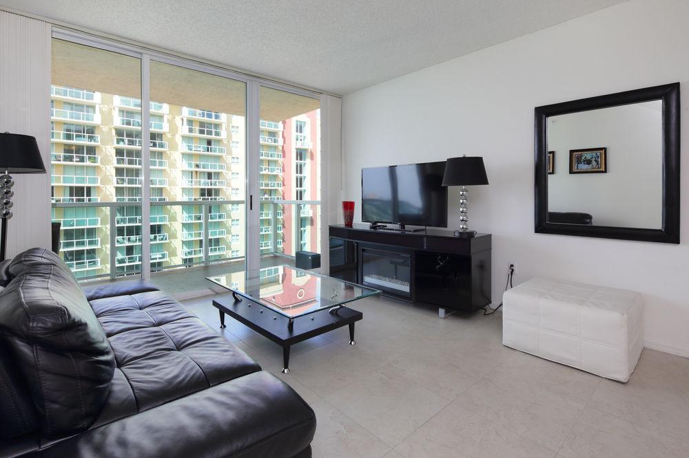 Luxury Apartments At Intracoastal Sunny Isles Beach Buitenkant foto